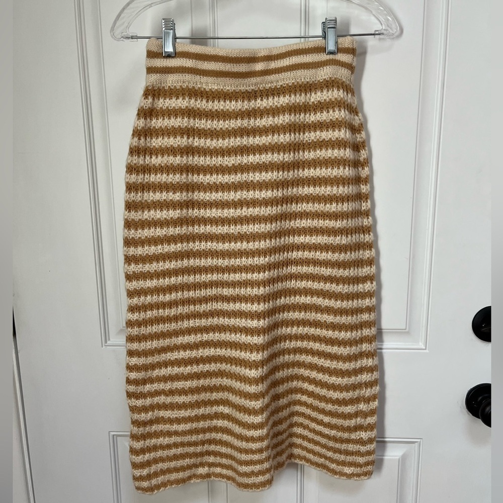 POL knit striped sweater style midi skirt size small tan cream‎